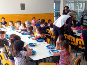 Alimenta&ccedil;&atilde;o escolar ganha peso no debate sobre aprendizagem e desenvolvimento infantil