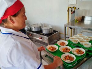 Nutri&ccedil;&atilde;o, log&iacute;stica e rotina escolar: como funciona a alimenta&ccedil;&atilde;o servida nas escolas p&uacute;blicas